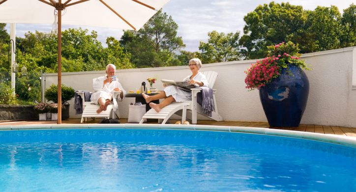 Inbyggd rund pool från Poolkungen